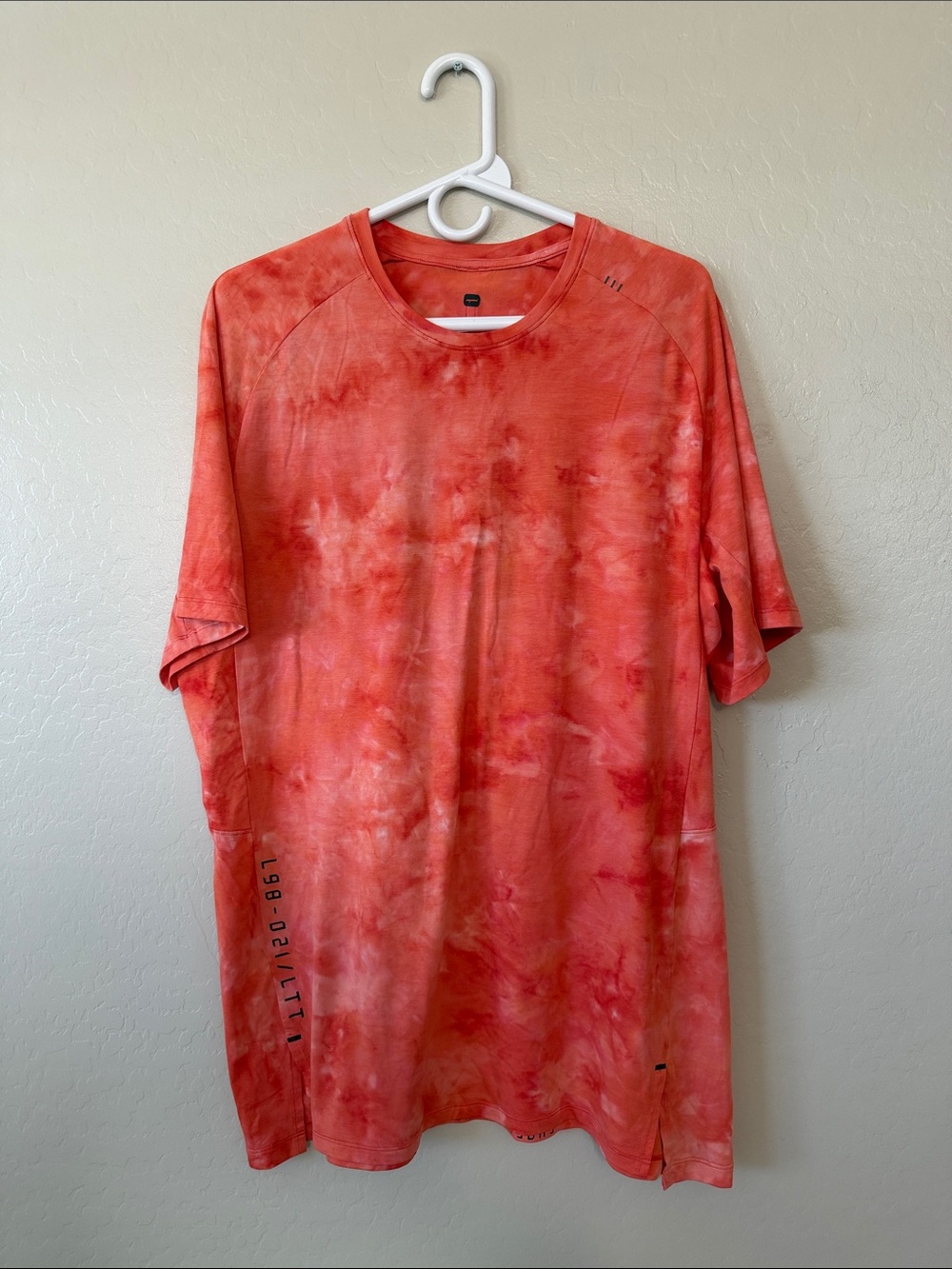 Lululemon athletica Men's Coral Tie-Dye Short Sleeve Shirt